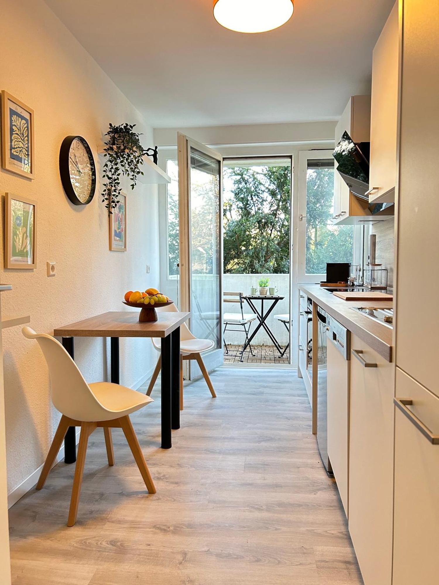 Modernes Designer-Apartment Fuer 7 Gaeste - 80Qm In Zentraler Lage, Self-Check-In Karlsruhe Eksteriør billede