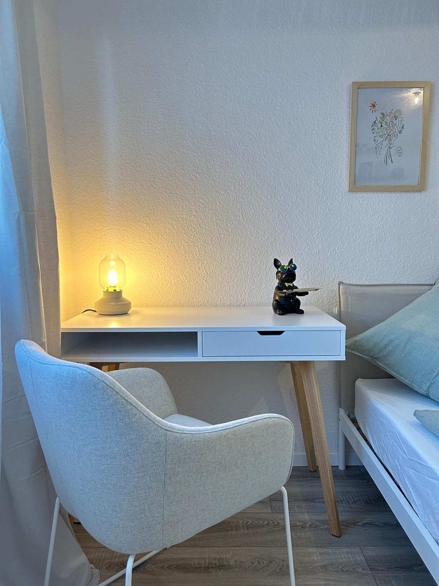 Modernes Designer-Apartment Fuer 7 Gaeste - 80Qm In Zentraler Lage, Self-Check-In Karlsruhe Eksteriør billede