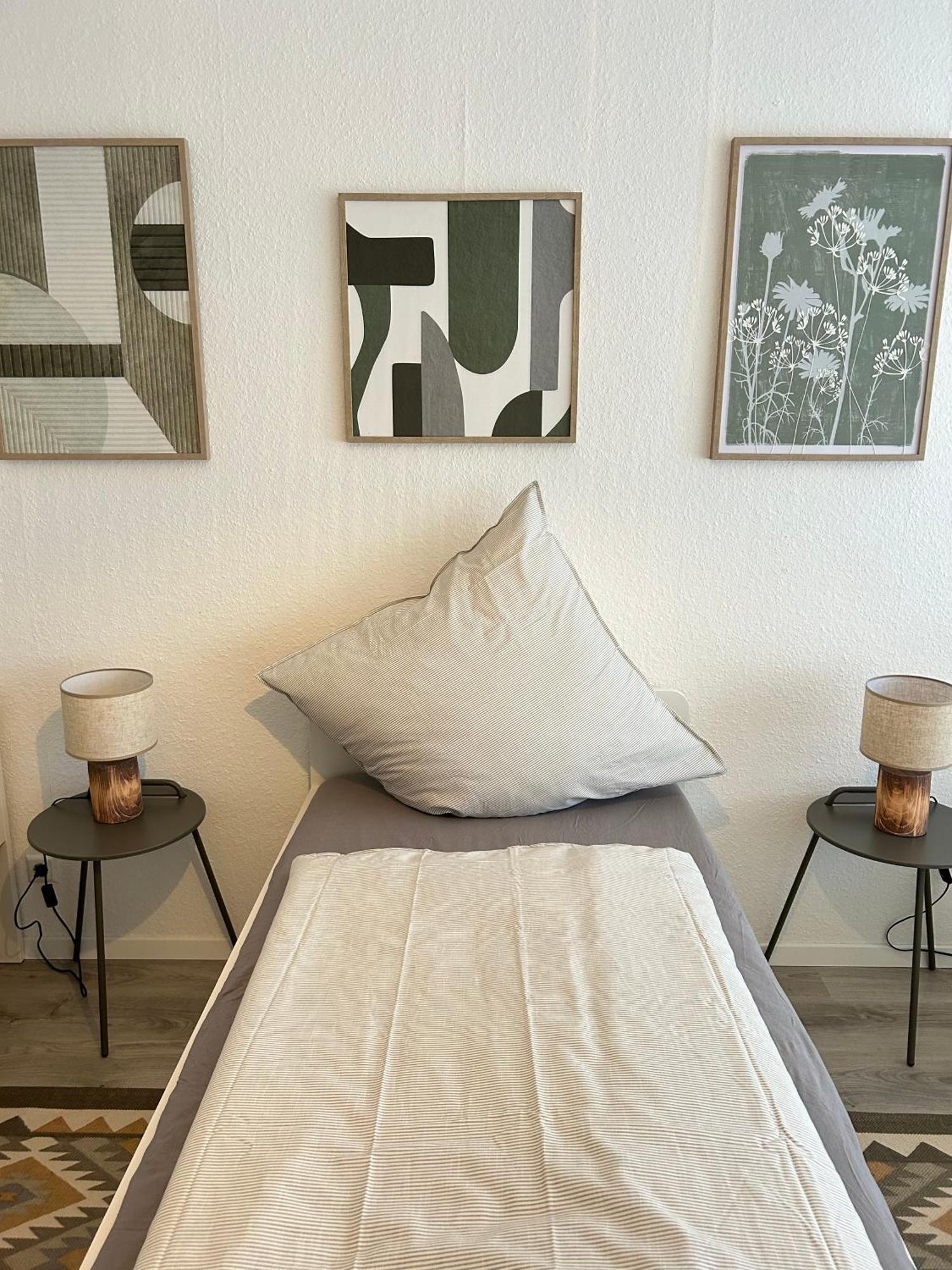 Modernes Designer-Apartment Fuer 7 Gaeste - 80Qm In Zentraler Lage, Self-Check-In Karlsruhe Eksteriør billede